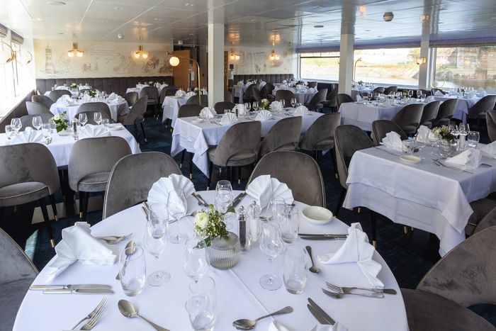 Restaurants, Bars & Cafés on MS Victor Hugo